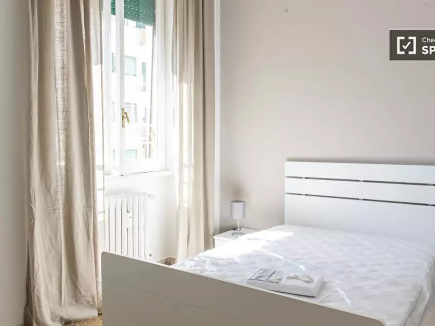 Immagine 4 di Camera condivisa in affitto  in Viale Libia a Roma