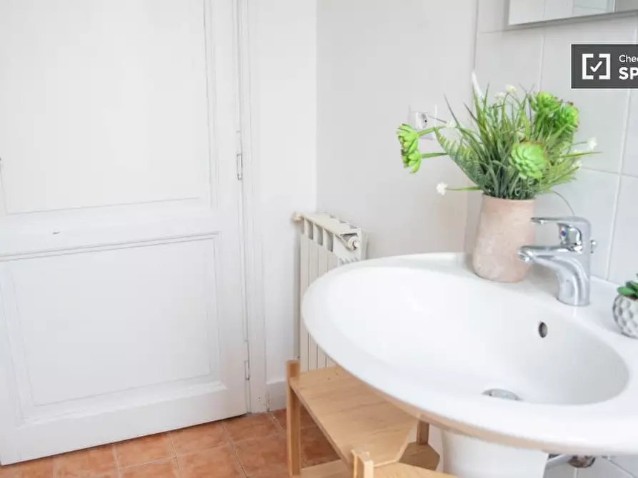 Immagine 5 di Camera condivisa in affitto  in Via Ostiense a Roma