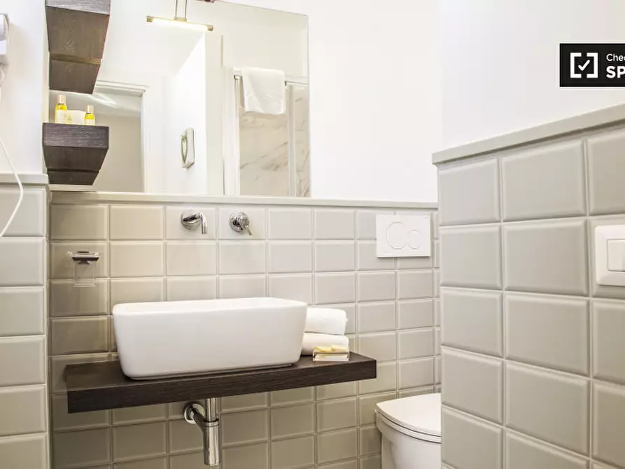 Immagine 8 di Camera condivisa in affitto  in Piazza Pio XI a Roma