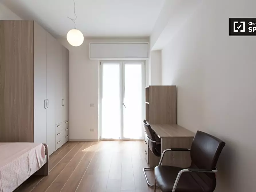 Immagine 2 di Camera condivisa in affitto  in Via delle Genziane a Milano