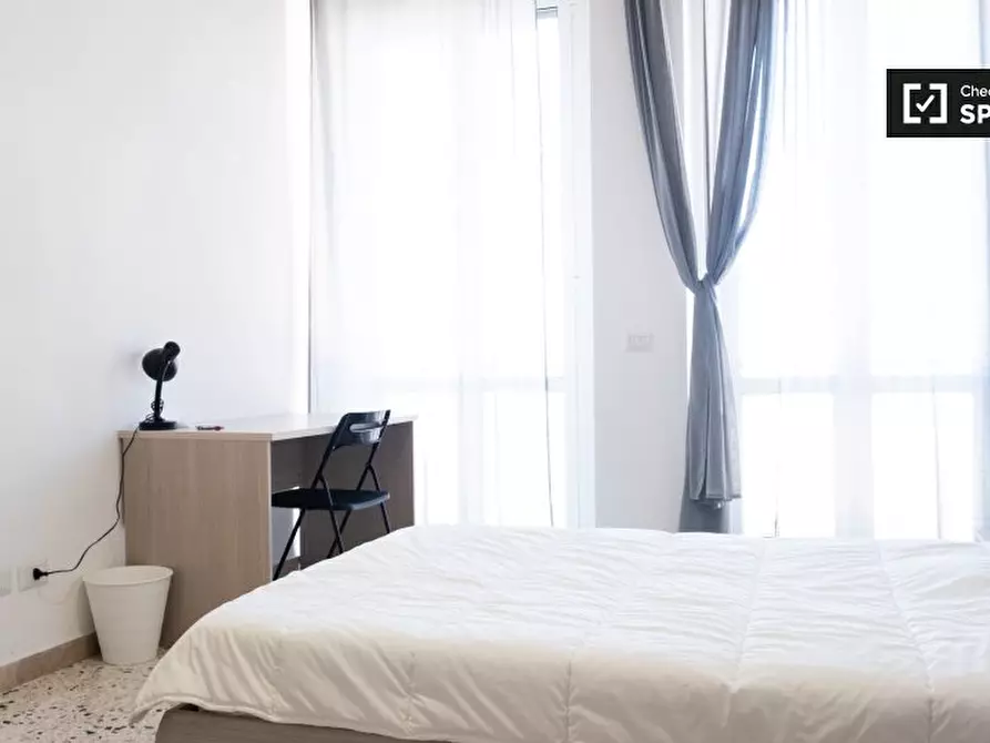 Immagine 4 di Camera condivisa in affitto  in Viale dei Salesiani a Roma