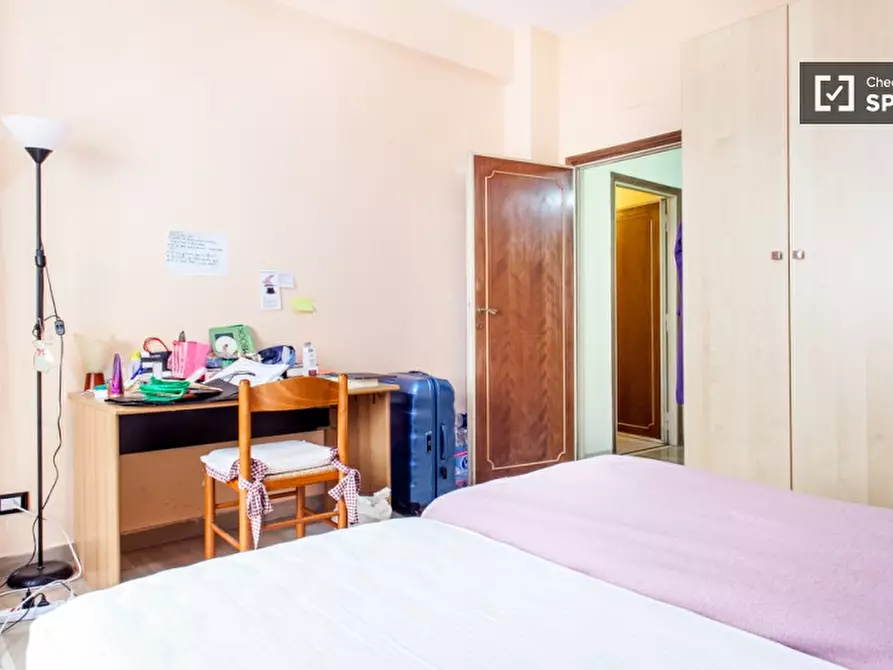 Immagine 3 di Camera condivisa in affitto  in Via Gaspare Gozzi a Roma