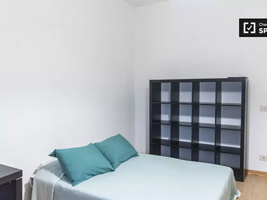 Immagine 16 di Camera condivisa in affitto  in Via Giovanni Giolitti a Roma