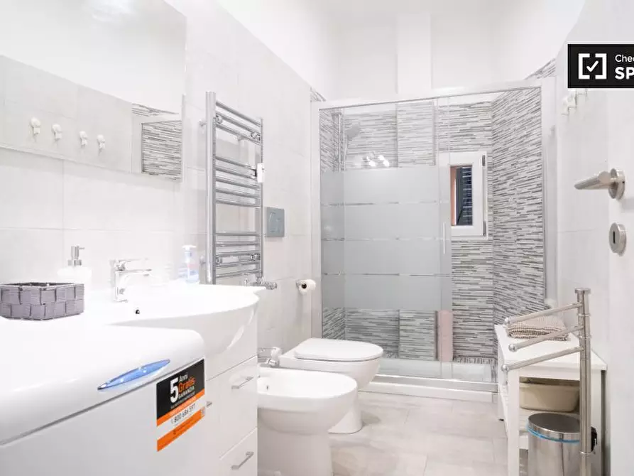 Immagine 14 di Appartamento in affitto  in Via Petrarca a Roma