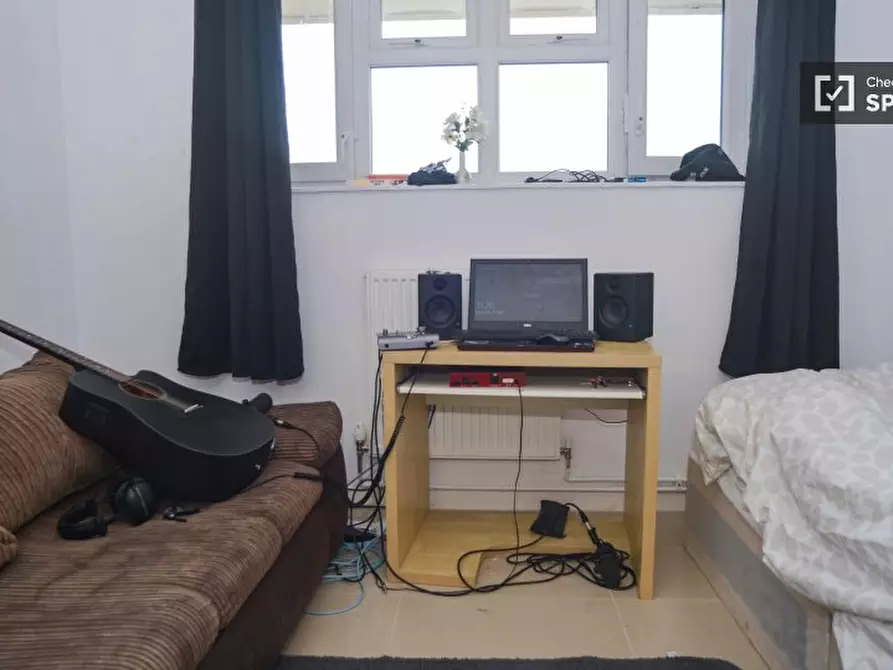 Immagine 4 di Camera condivisa in affitto  in Flat Shenstone House a Lambeth