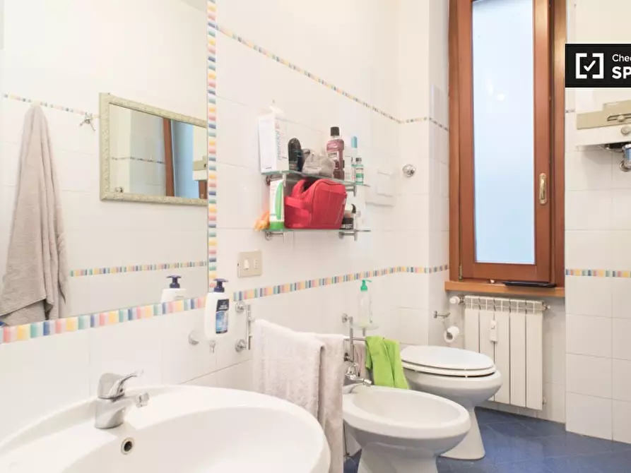 Immagine 16 di Camera condivisa in affitto  in Via Montebuono a Roma