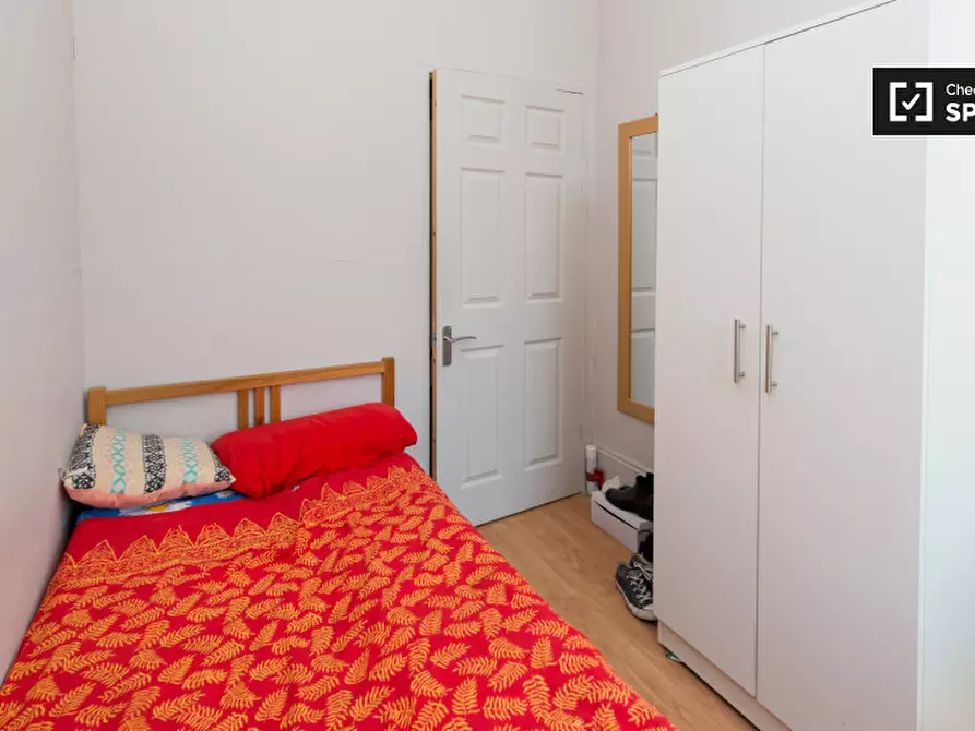 Immagine 2 di Camera condivisa in affitto  in Lower Richmond Road a Wandsworth