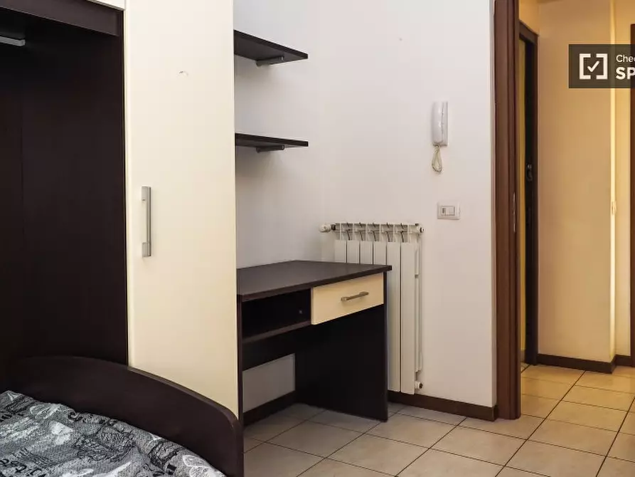 Immagine 1 di Camera condivisa in affitto  in Viale Antonio Gramsci a Sesto San Giovanni