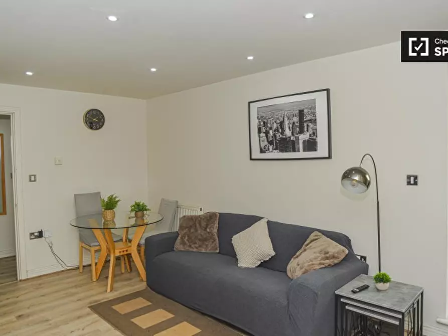 Immagine 15 di Appartamento in affitto  in Sail Court a Poplar