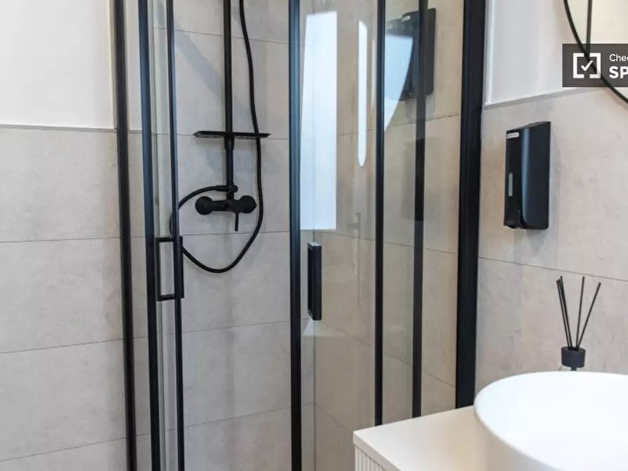 Immagine 16 di Camera condivisa in affitto  in Via Innocenzo XI a Roma