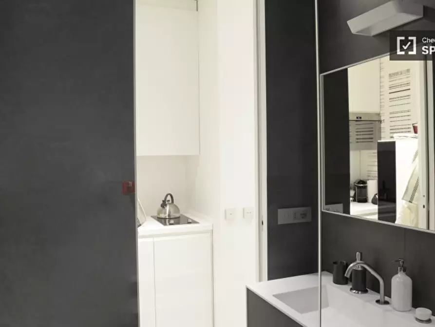 Immagine 9 di Ufficio in affitto  in Vía Privata Maria Teresa a Milano