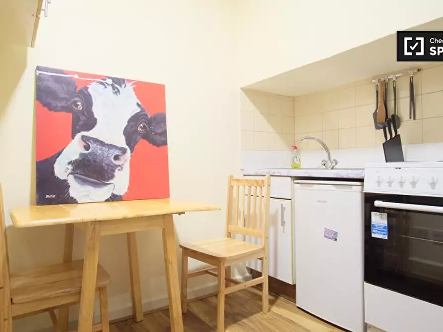 Immagine 5 di Ufficio in affitto  in Apartment a Brent