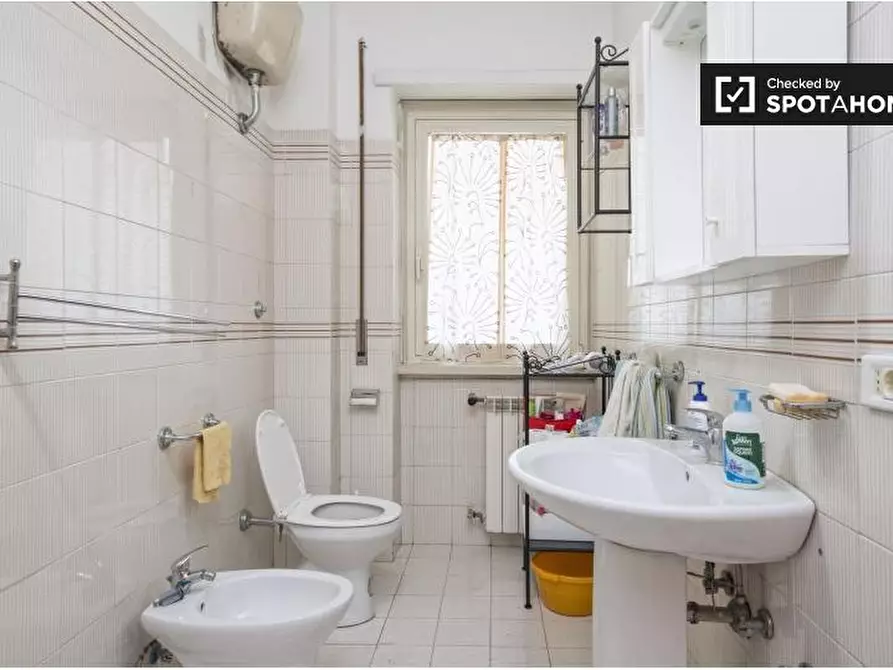 Immagine 11 di Camera condivisa in affitto  in Via Gregorio Ricci Curbastro, 00149 Roma RM, Italy a Roma