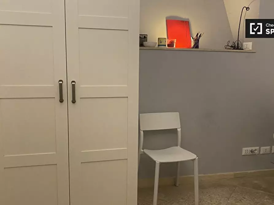 Immagine 2 di Camera condivisa in affitto  in Via Basento a Roma