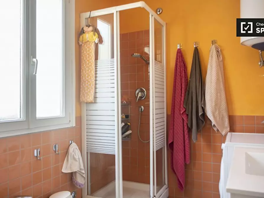 Immagine 10 di Camera condivisa in affitto  in Via Fabio Numerio a Roma