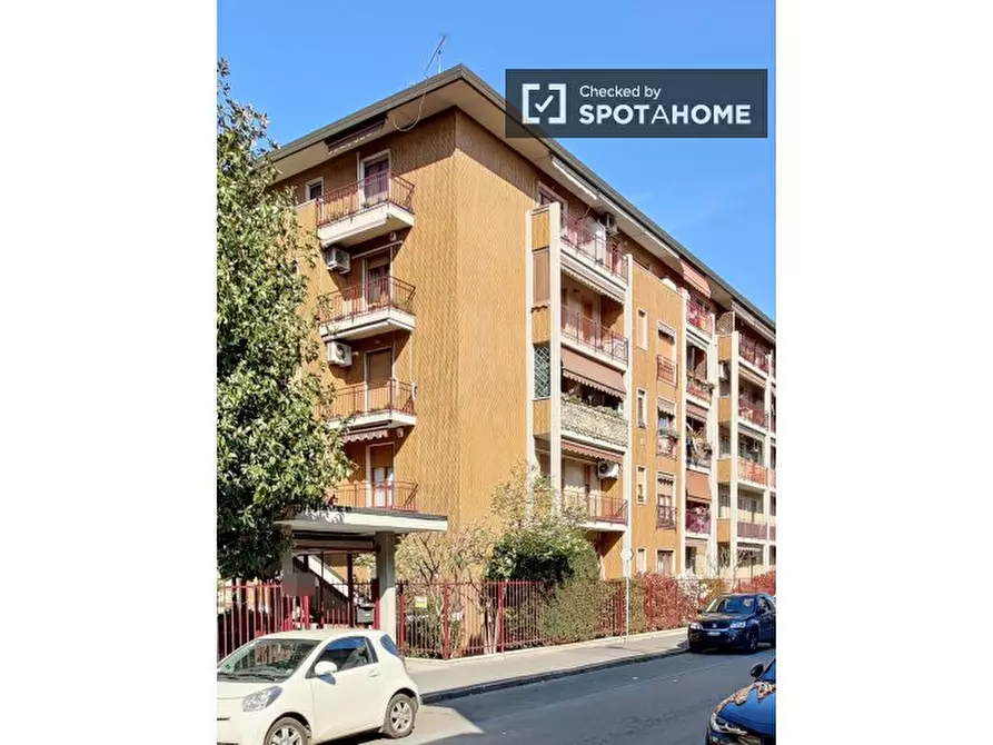 Immagine 17 di Camera condivisa in affitto  in Via Bolama a Milano