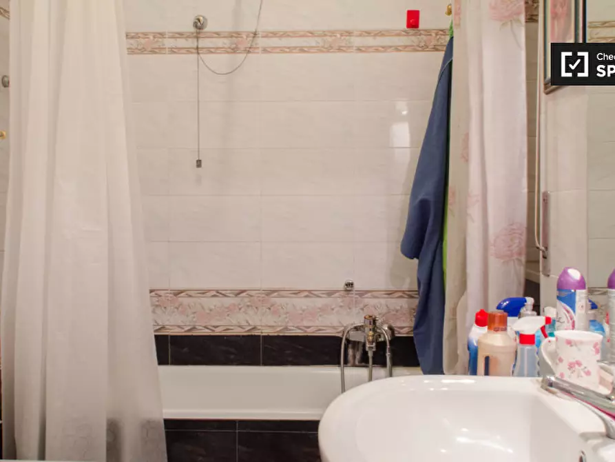 Immagine 15 di Camera condivisa in affitto  in Via di Tor Vergata a Roma