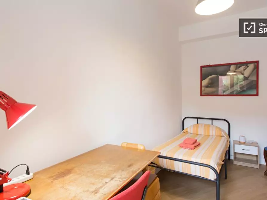 Immagine 13 di Camera condivisa in affitto  in Via Lorenteggio a Milano