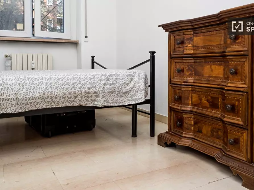 Immagine 4 di Camera condivisa in affitto  in Via Emilio de Marchi a Milano