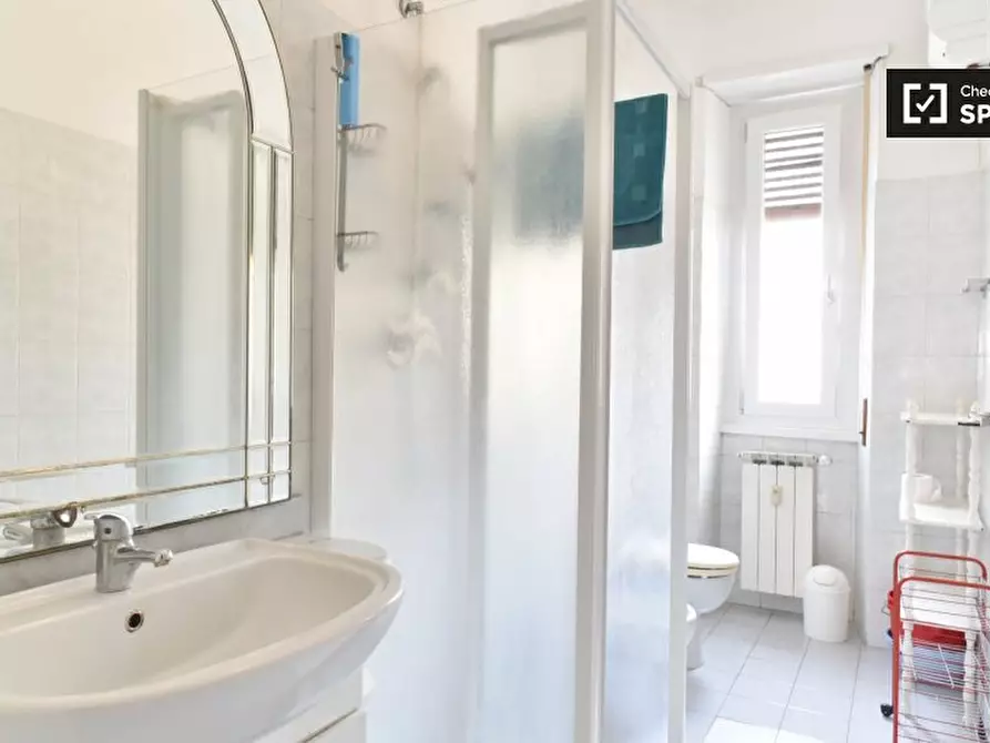 Immagine 11 di Camera condivisa in affitto  in Via Augusto Murri a Roma