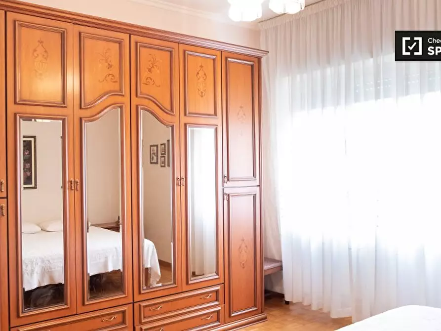 Immagine 2 di Camera condivisa in affitto  in Via Castroregio a Roma