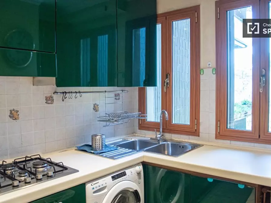 Immagine 13 di Appartamento in affitto  in Via Manfredi Azzarita a Roma