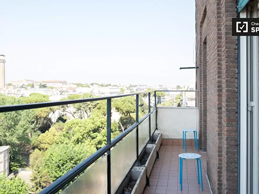 Immagine 7 di Camera condivisa in affitto  in Via Alfonso Borelli a Roma