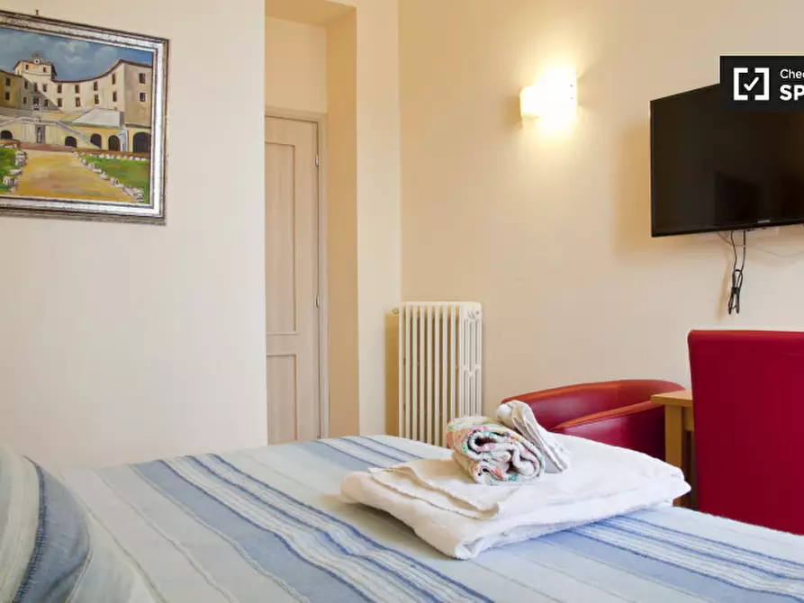 Immagine 16 di Camera condivisa in affitto  in Via Barletta a Roma