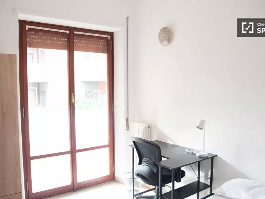Immagine 1 di Camera condivisa in affitto  in Via Colle Di Mezzo a Roma