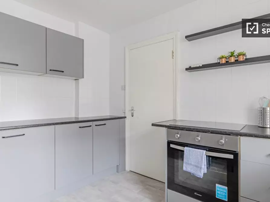 Immagine 18 di Appartamento in affitto  in A Goldhawk Rd a Hammersmith