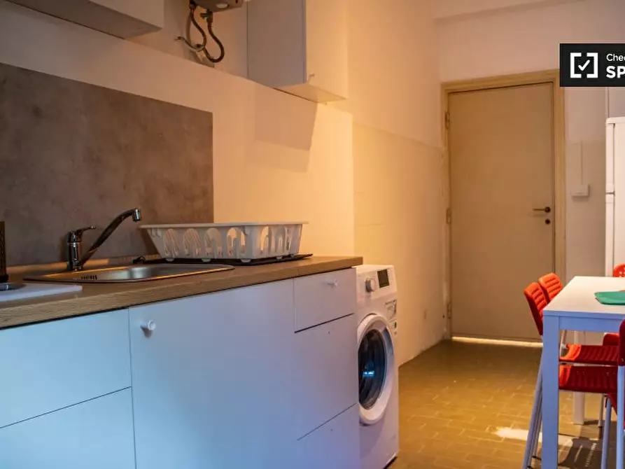 Immagine 5 di Camera condivisa in affitto  in Via Alfredo Catalani a Roma