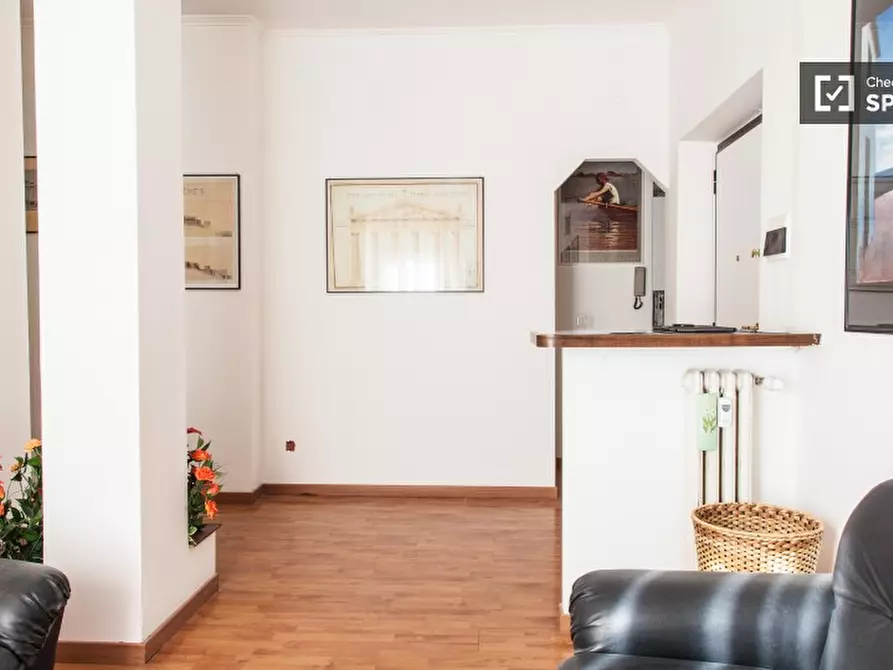 Immagine 16 di Camera condivisa in affitto  in Via del Fontanile Arenato a Roma