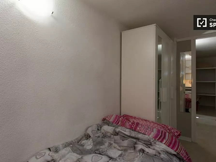 Immagine 3 di Camera condivisa in affitto  in Via Neera a Milano