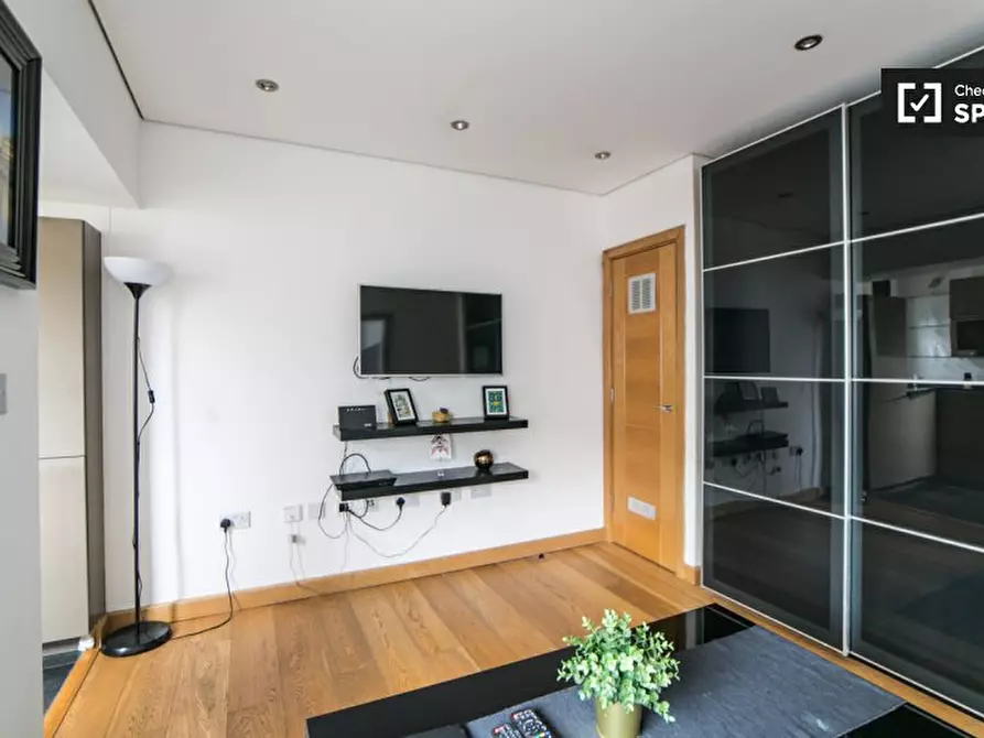 Immagine 4 di Ufficio in affitto  in Flat 4B, 5 New Bridge St, London EC4V 6AB a 