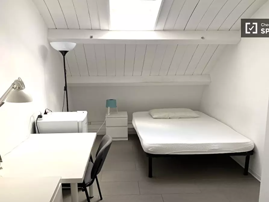 Immagine 4 di Camera condivisa in affitto  in Via di Carcaricola a Roma