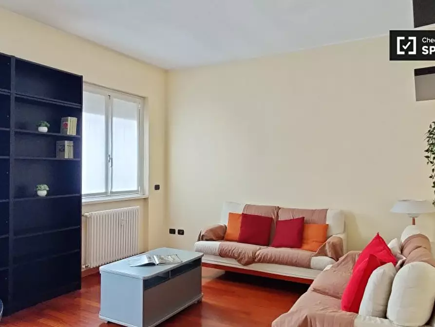 Immagine 1 di Appartamento in affitto  in Via Meloria a Milano