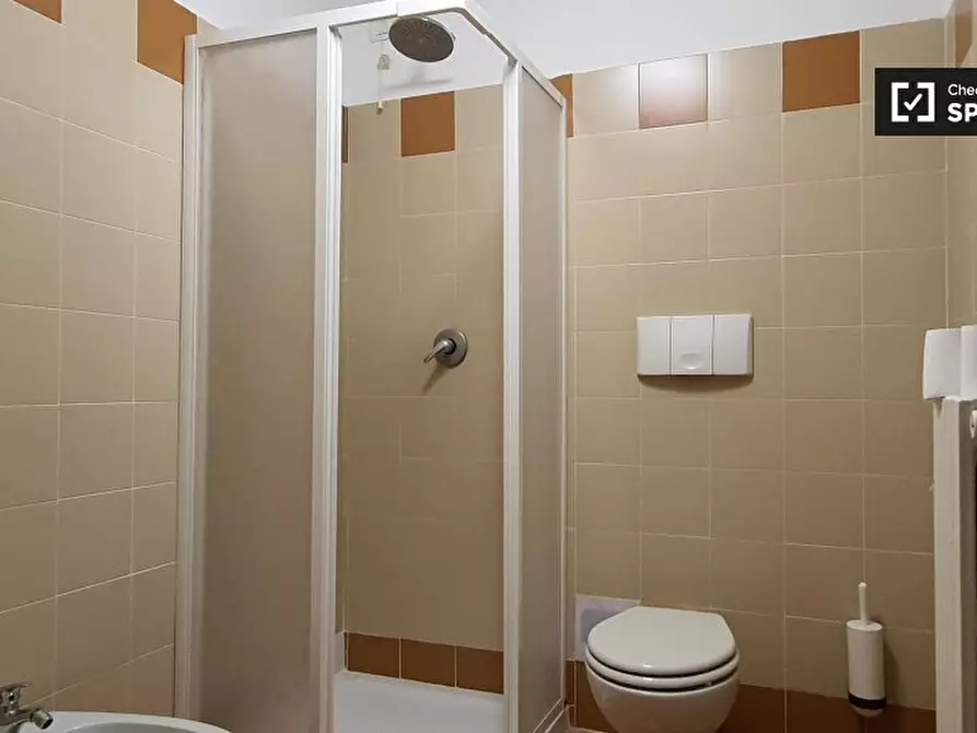 Immagine 12 di Camera condivisa in affitto  in Via Anton Giulio Barrili a Milano