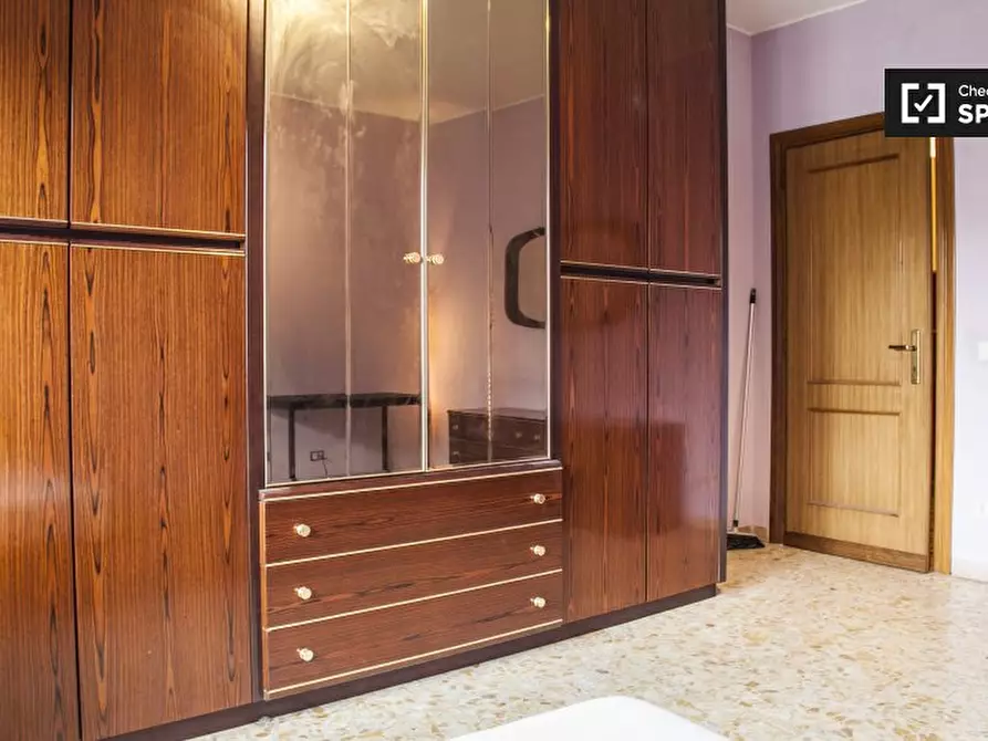 Immagine 2 di Camera condivisa in affitto  in Via Altavilla Irpina a Roma