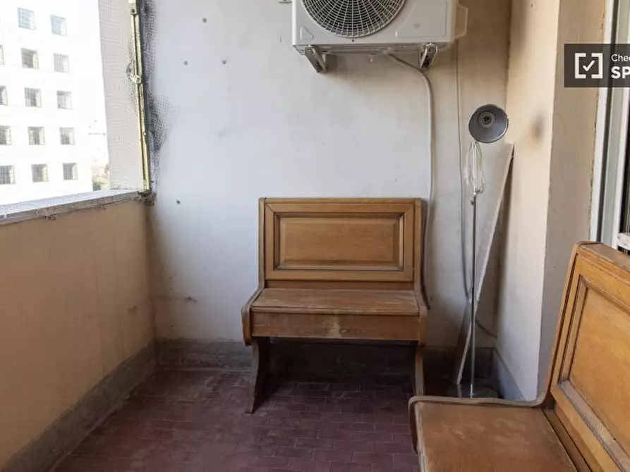 Immagine 6 di Camera condivisa in affitto  in Largo Valerio Bacigalupo a Roma