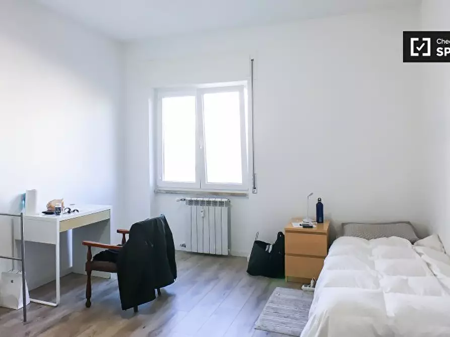 Immagine 1 di Camera condivisa in affitto  in Viale Giustiniano Imperatore a Roma