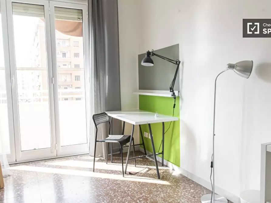 Immagine 4 di Camera condivisa in affitto  in Piazzale delle Provincie a Roma