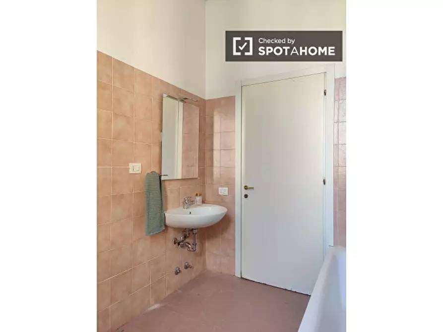 Immagine 10 di Camera condivisa in affitto  in Via Nicola Palmieri a Milano