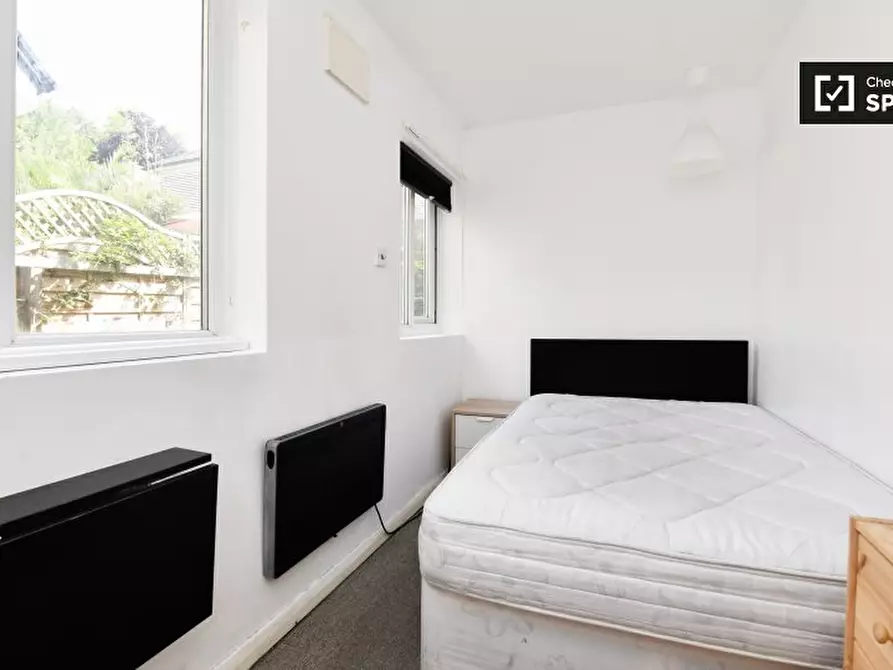 Immagine 3 di Camera condivisa in affitto  in Berriman Rd a Islington