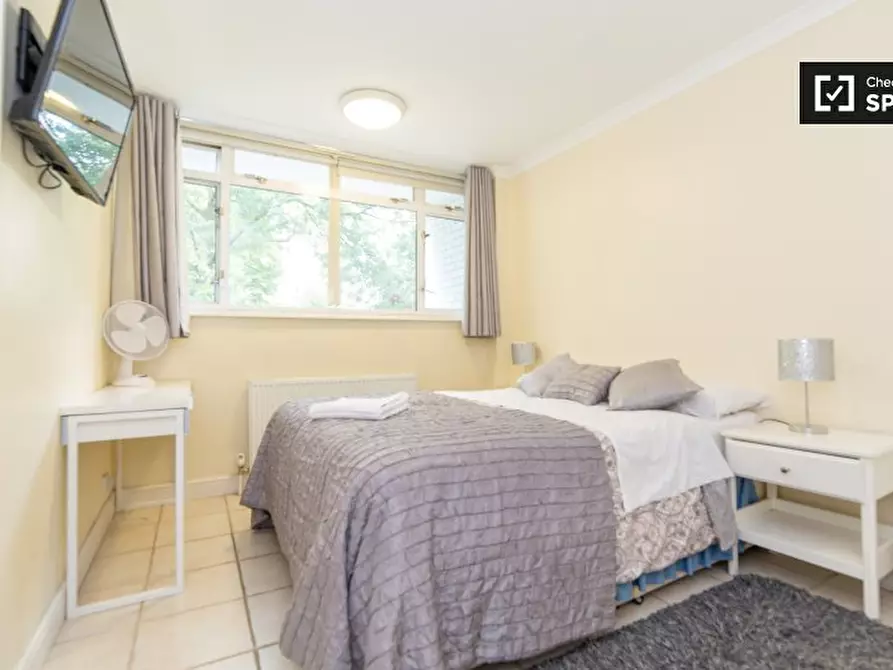 Immagine 18 di Appartamento in affitto  in Flat, Whitley House, Churchill Gardens, London SW1V 3BH, UK a 