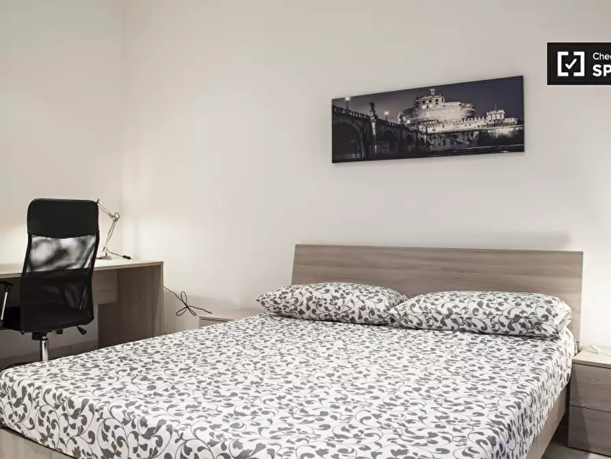 Immagine 1 di Camera condivisa in affitto  in Via Lattanzio a Roma