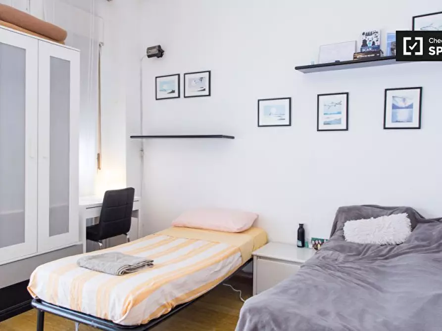 Immagine 4 di Camera condivisa in affitto  in Alzaia Naviglio Pavese a Milano