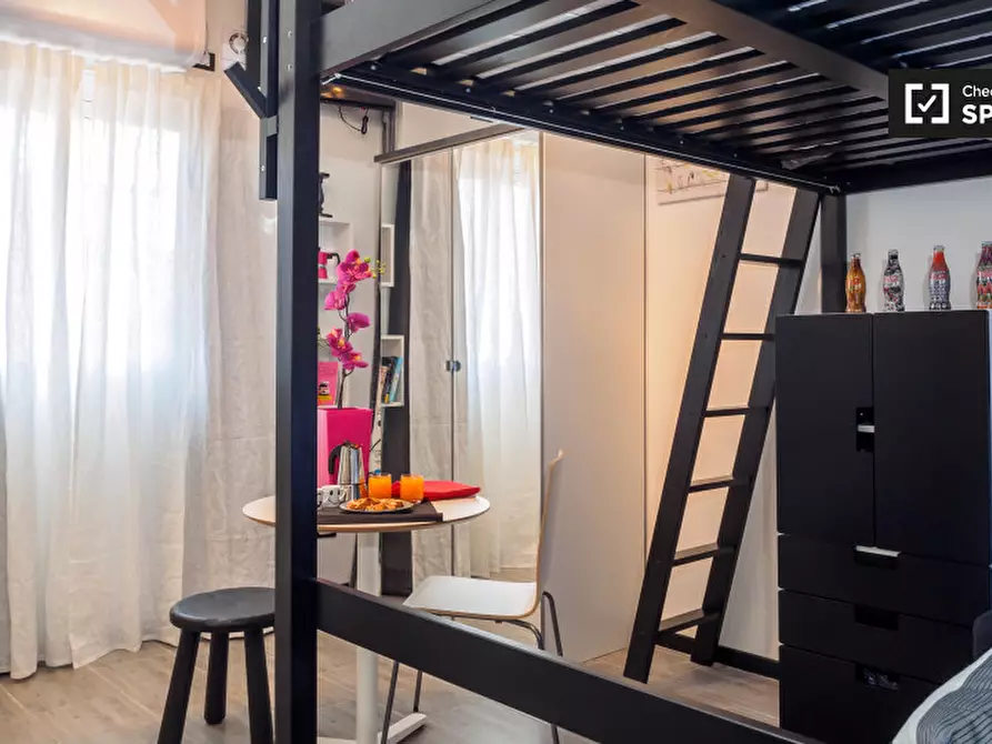 Immagine 3 di Ufficio in affitto  in Via Pietro Crespi a Milano