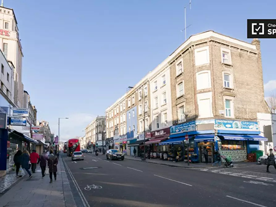 Immagine 19 di Appartamento in affitto  in Kilburn High Rd, Kilburn, London NW6 4JH, UK a Camden Town