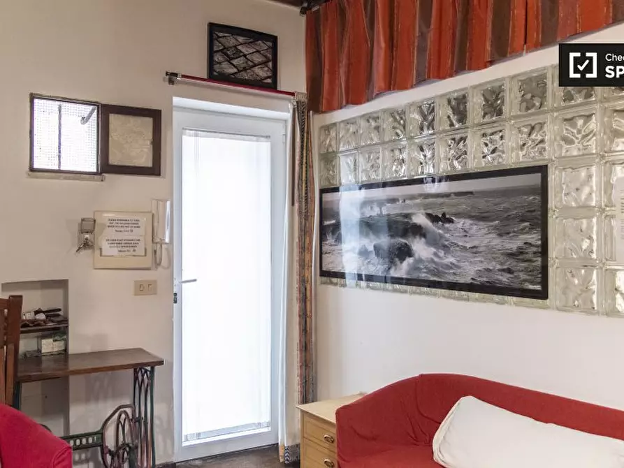 Immagine 5 di Appartamento in affitto  in Via della Scala a Roma