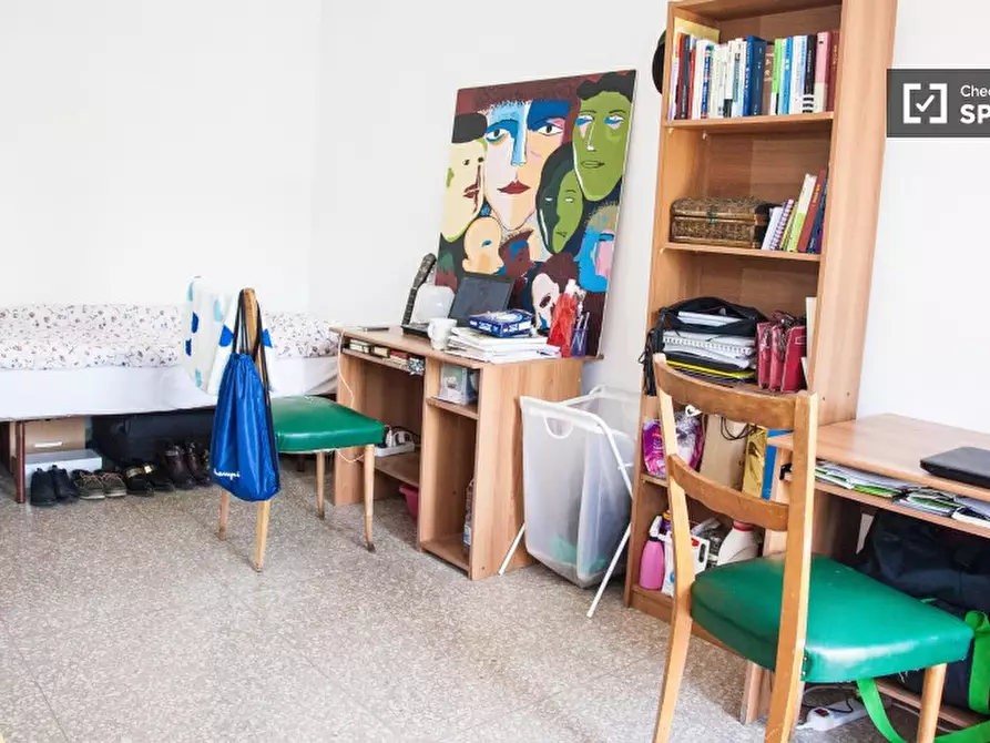 Immagine 11 di Camera condivisa in affitto  in Via Tuscolana a Roma